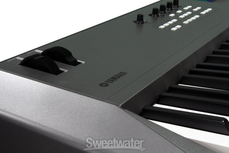 Yamaha MM8 88Key Synthesizer